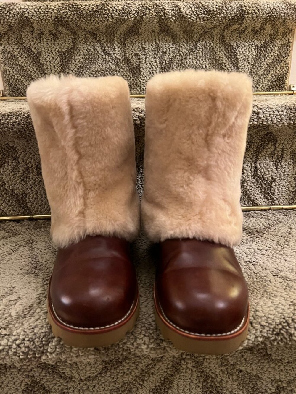 GUC Women's UGG Australia Maylin Sheepskin Boots Chestnut Brown Ivory US Size 9 - Picture 4 of 14